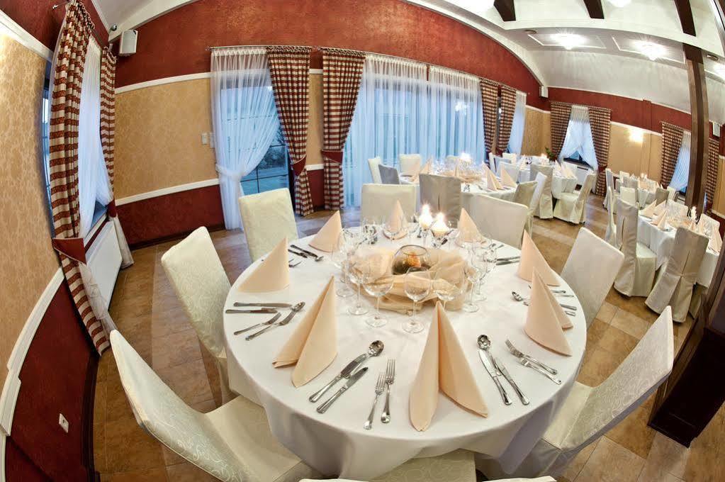 Hotel Dwor Choiny Kazimierówka Εξωτερικό φωτογραφία