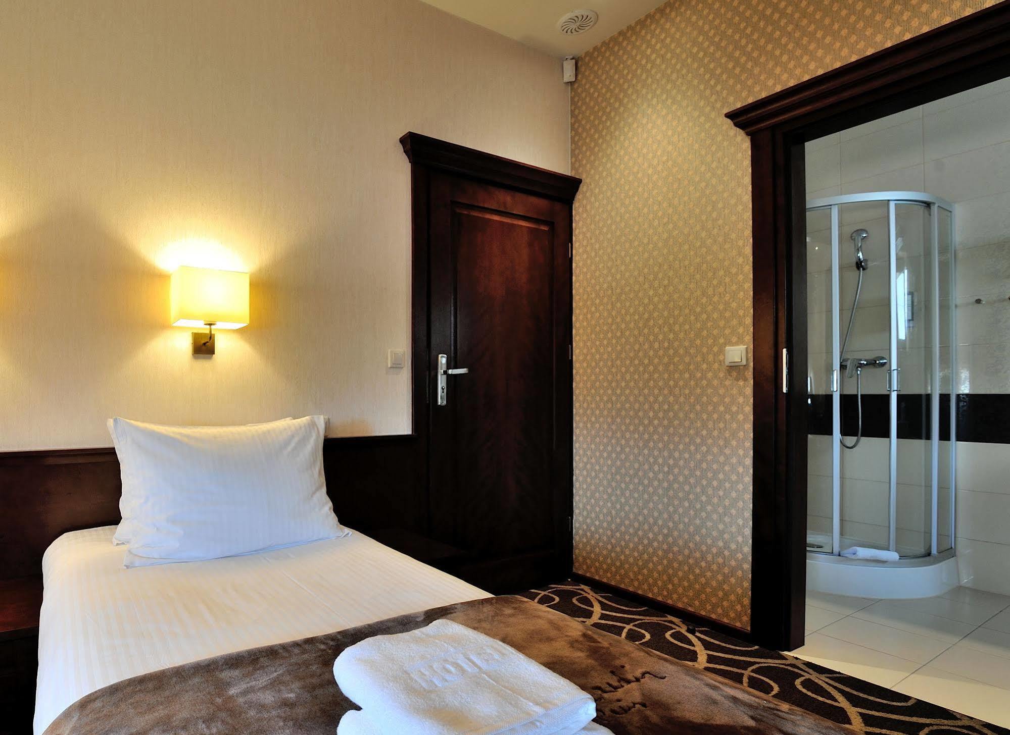 Hotel Dwor Choiny Kazimierówka Εξωτερικό φωτογραφία