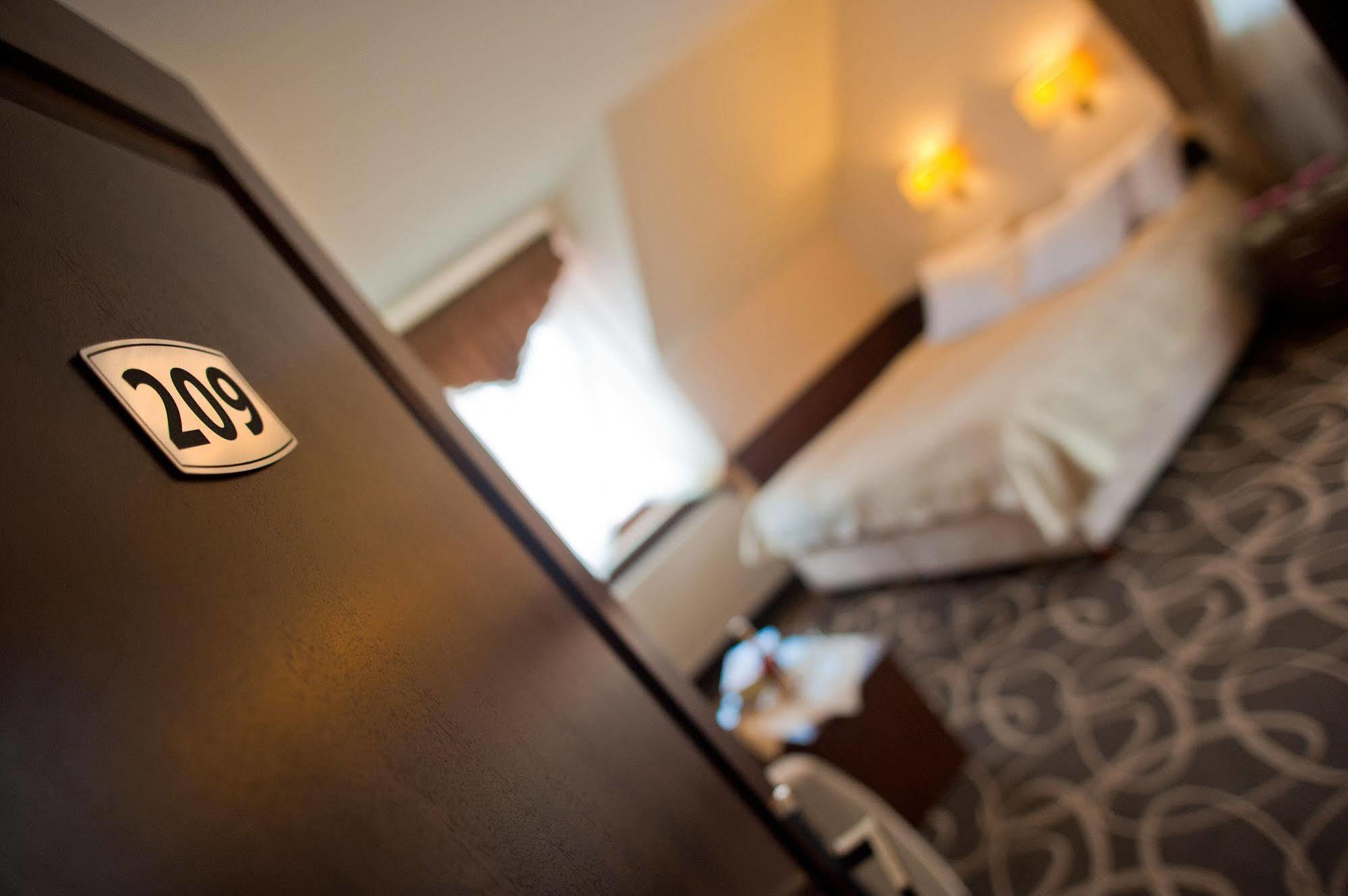 Hotel Dwor Choiny Kazimierówka Εξωτερικό φωτογραφία