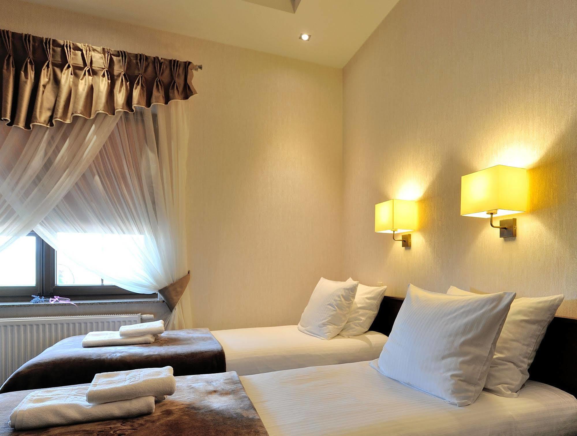Hotel Dwor Choiny Kazimierówka Εξωτερικό φωτογραφία