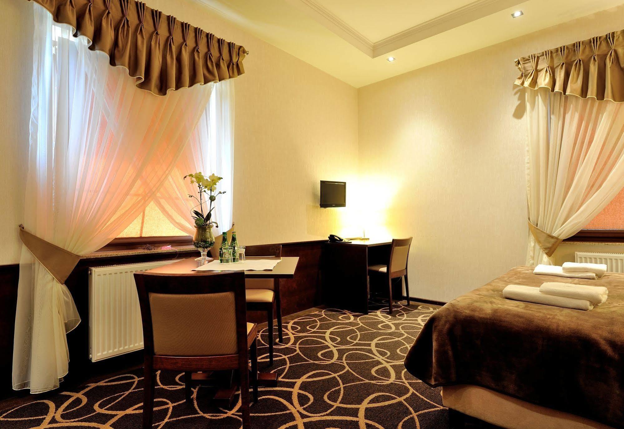 Hotel Dwor Choiny Kazimierówka Εξωτερικό φωτογραφία