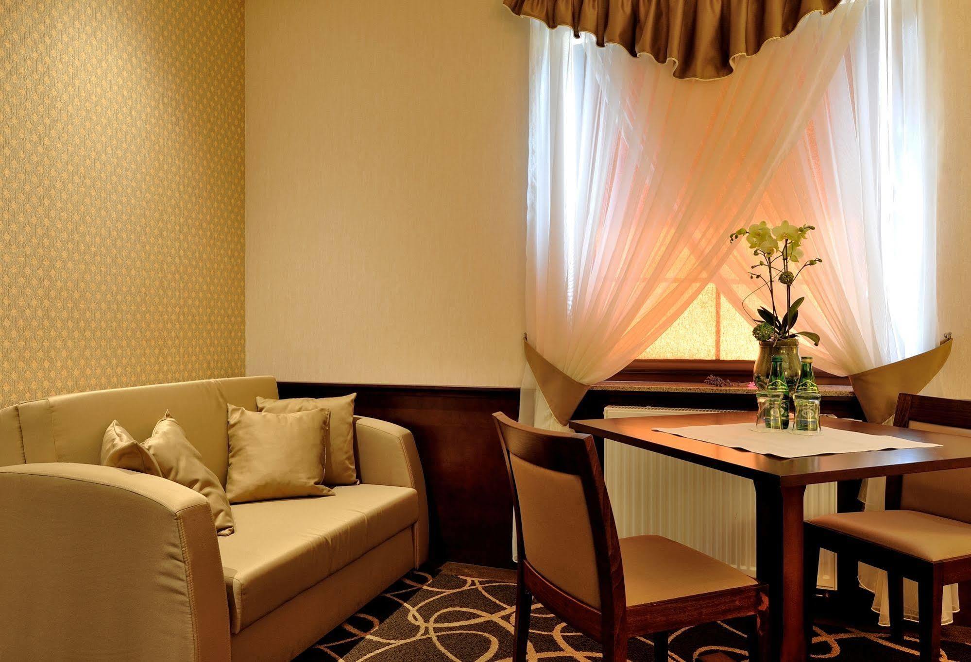 Hotel Dwor Choiny Kazimierówka Εξωτερικό φωτογραφία
